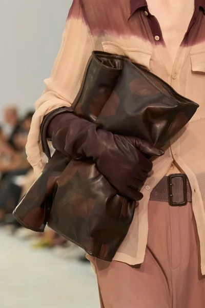 Look 22